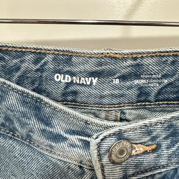 Plus Size 18 Old Navy Light Wash Denim Midi Skirt - Picture 2 of 3